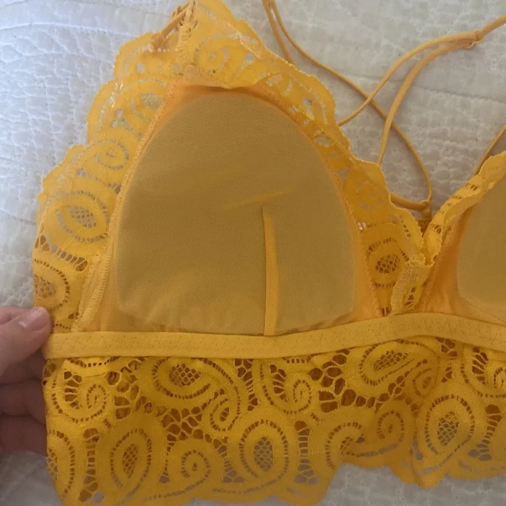 NWOT Victoria Secret PINK Yellow Lace Adjust Straps wireless Bralette L